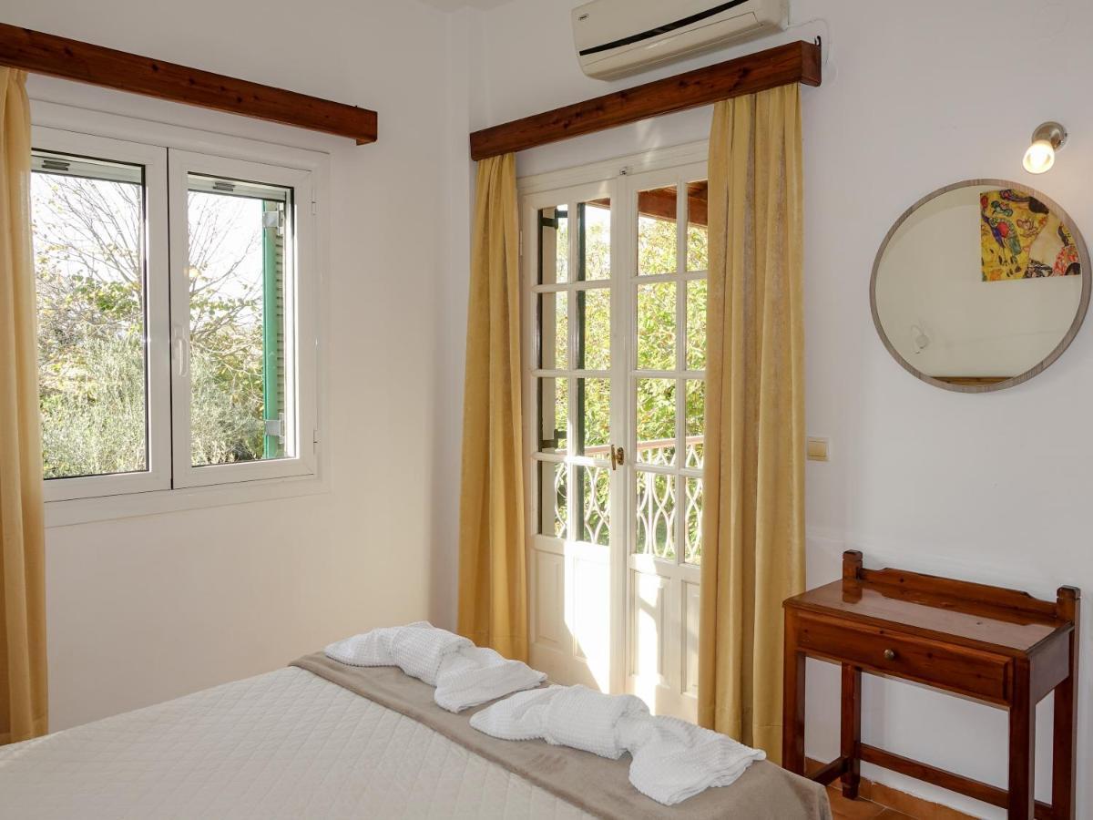 Villa Leda Karousades  Bagian luar foto